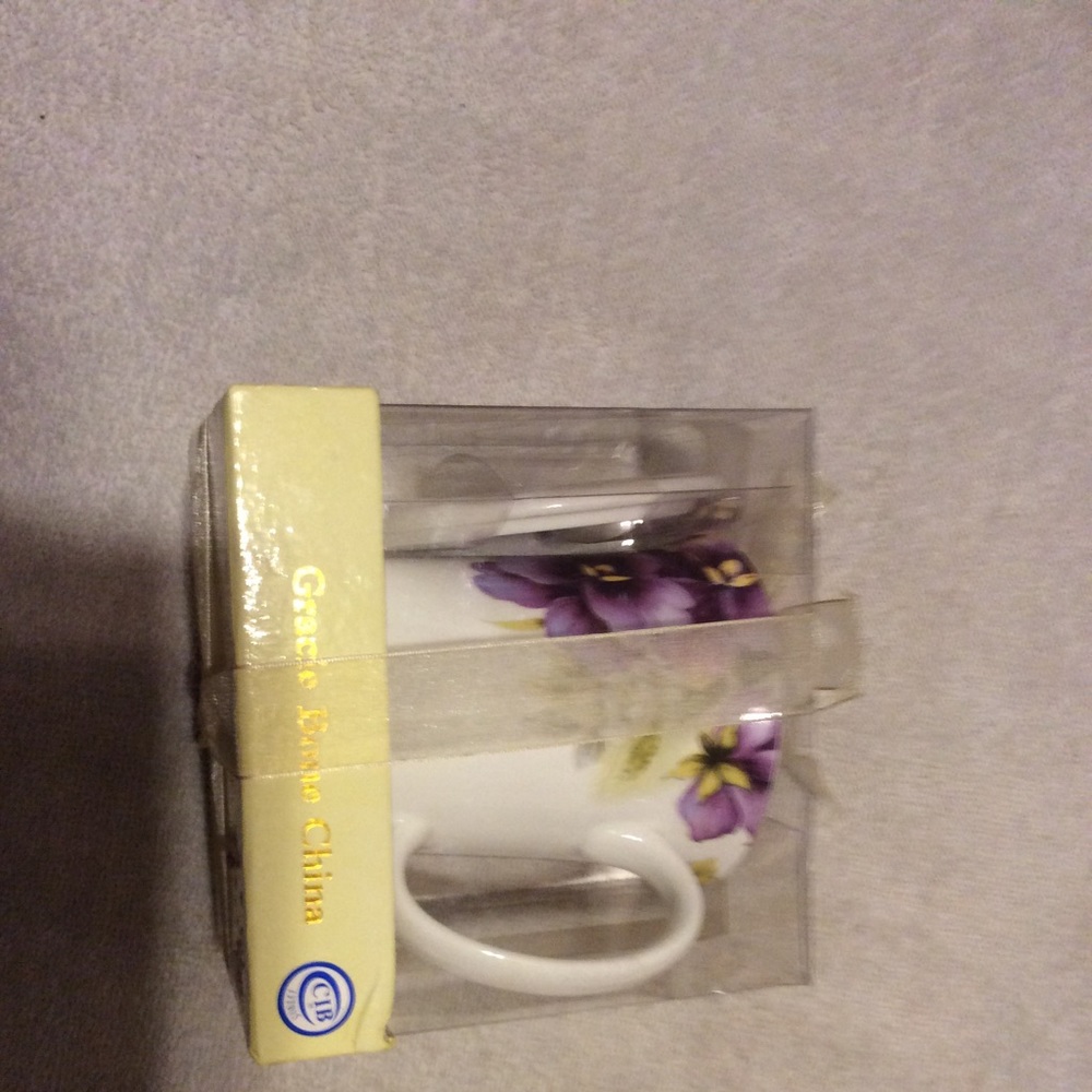 NWT Bella Luxx Tea Cup & Saucer